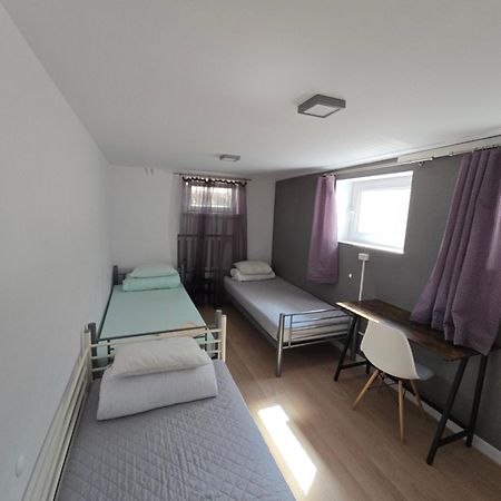 Rooms4Rest Wiertnicza - Private Rooms For Tourists - Atr Consulting Sp, Z O,O, Varsavia Esterno foto