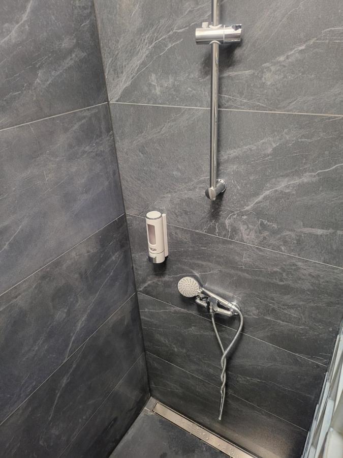 Rooms4Rest Wiertnicza - Private Rooms For Tourists - Atr Consulting Sp, Z O,O, Varsavia Esterno foto