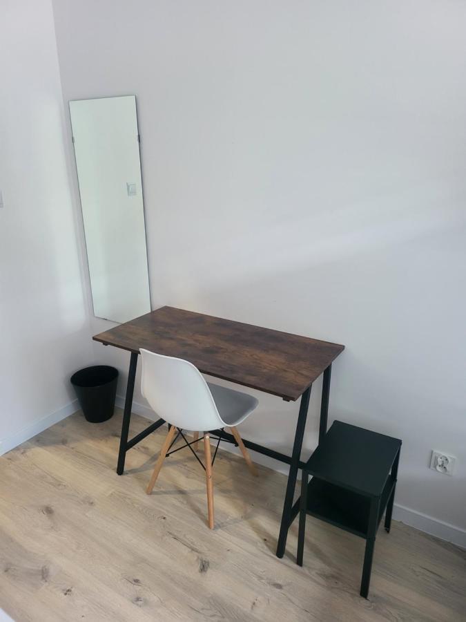 Rooms4Rest Wiertnicza - Private Rooms For Tourists - Atr Consulting Sp, Z O,O, Varsavia Esterno foto