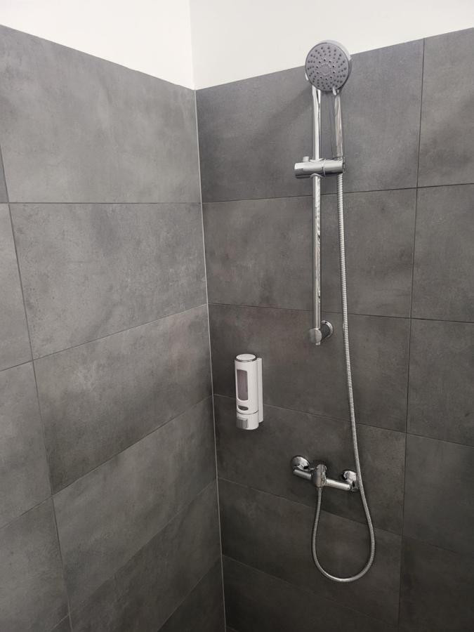 Rooms4Rest Wiertnicza - Private Rooms For Tourists - Atr Consulting Sp, Z O,O, Varsavia Esterno foto