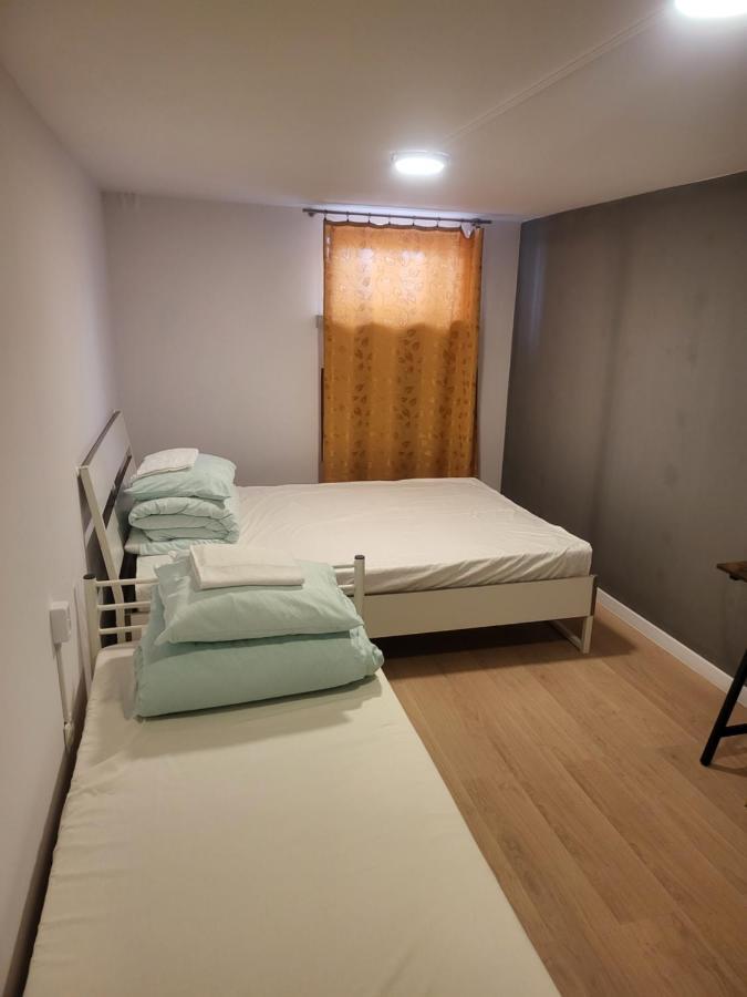 Rooms4Rest Wiertnicza - Private Rooms For Tourists - Atr Consulting Sp, Z O,O, Varsavia Esterno foto