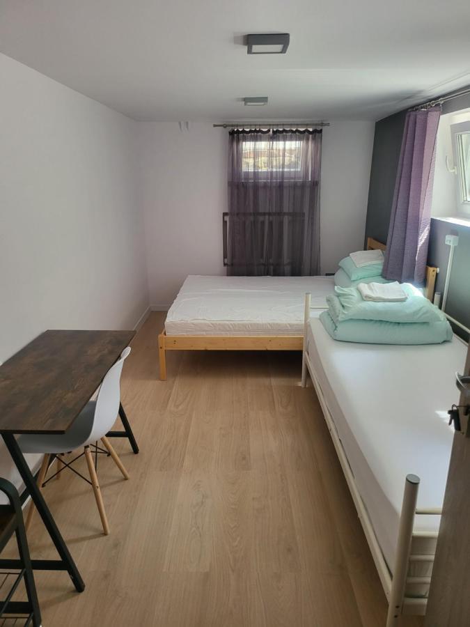 Rooms4Rest Wiertnicza - Private Rooms For Tourists - Atr Consulting Sp, Z O,O, Varsavia Esterno foto